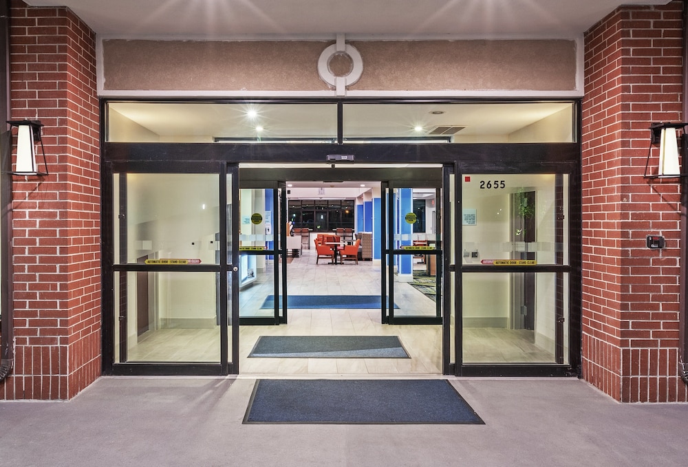 Holiday Inn Express Hotel Suites Orange 53/70