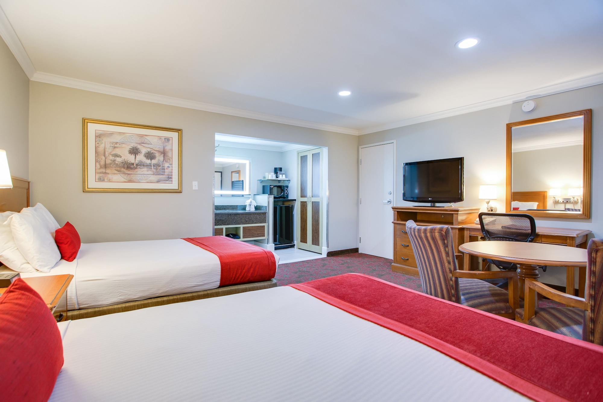 DELUXE, 2 QUEEN BEDS