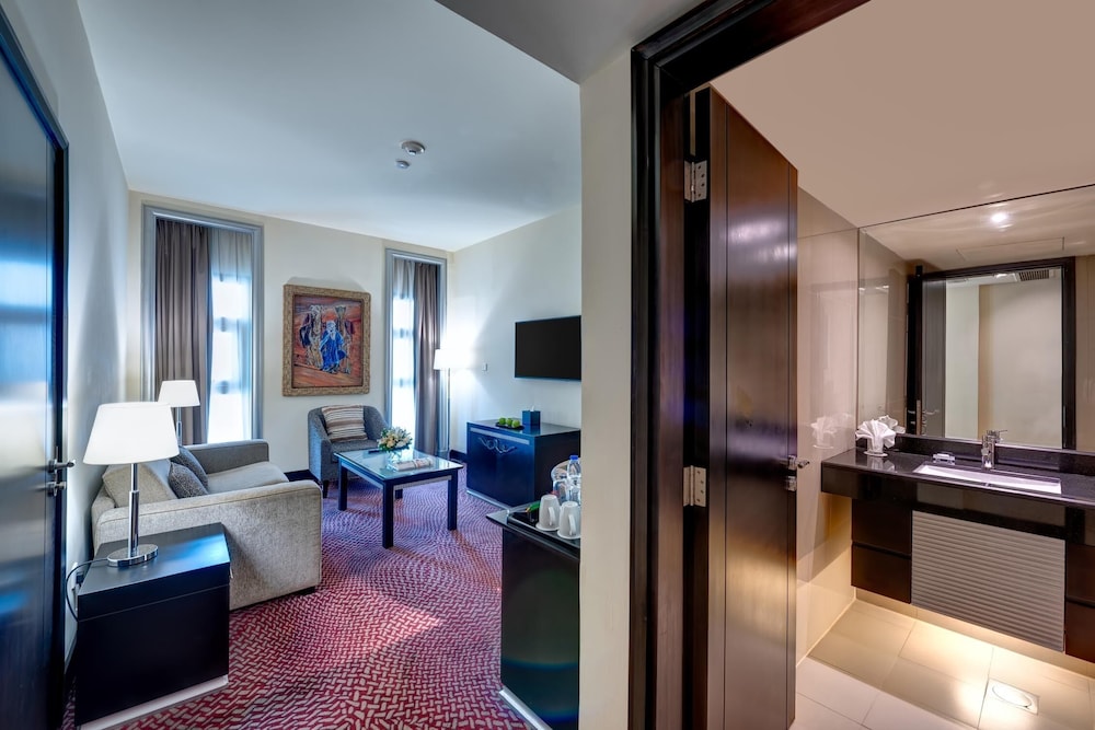 غرفة عائلية بسرير مزدوج مع أريكة، Mercure Gold Hotel Jumeirah By Accor 9/9