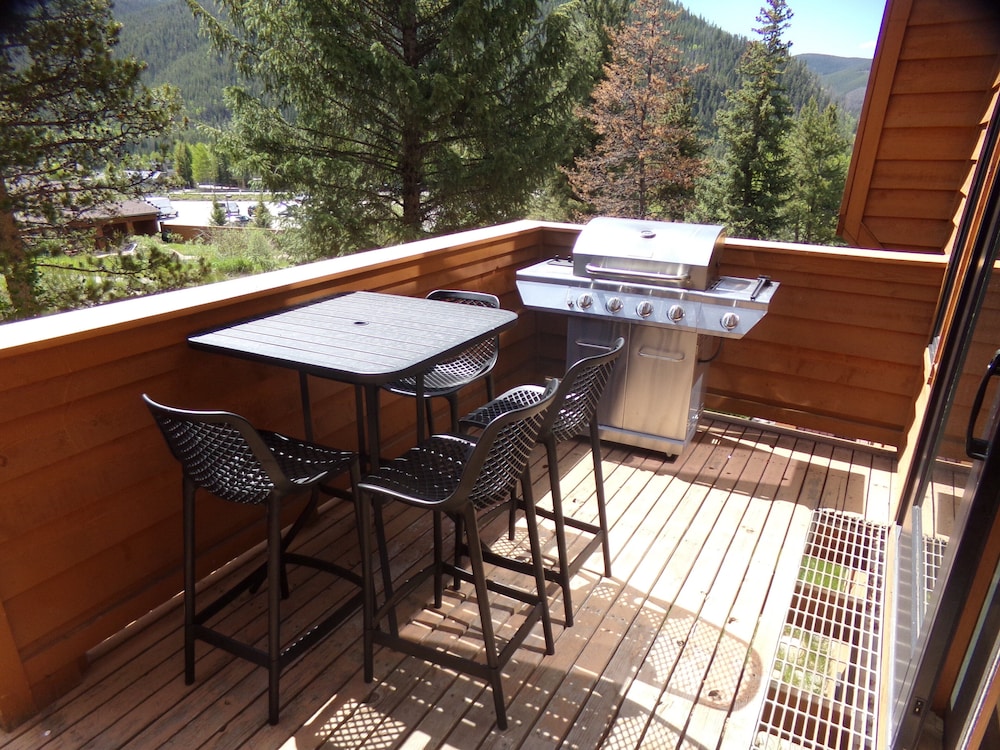 Tennis Townhome 2 Bed 2 5 Bath 44/50