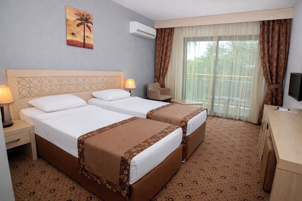 Eldar Resort Hotel 22/77