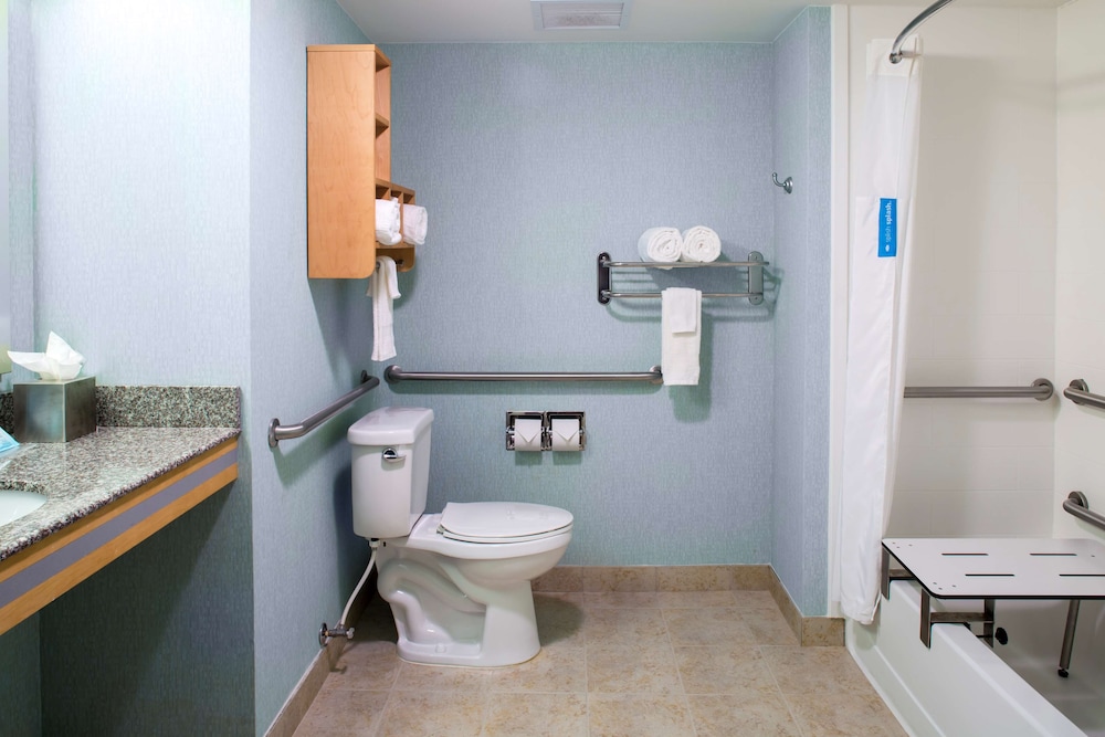 Hampton Inn and Suites Sarasota/Bradenton-Airport 23/68