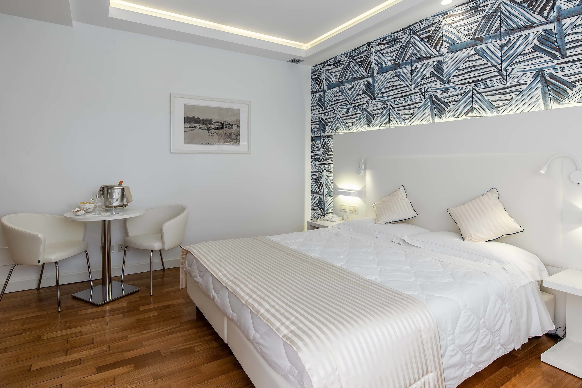 Deluxe, Triple, 1 Double and 1 Single Bed