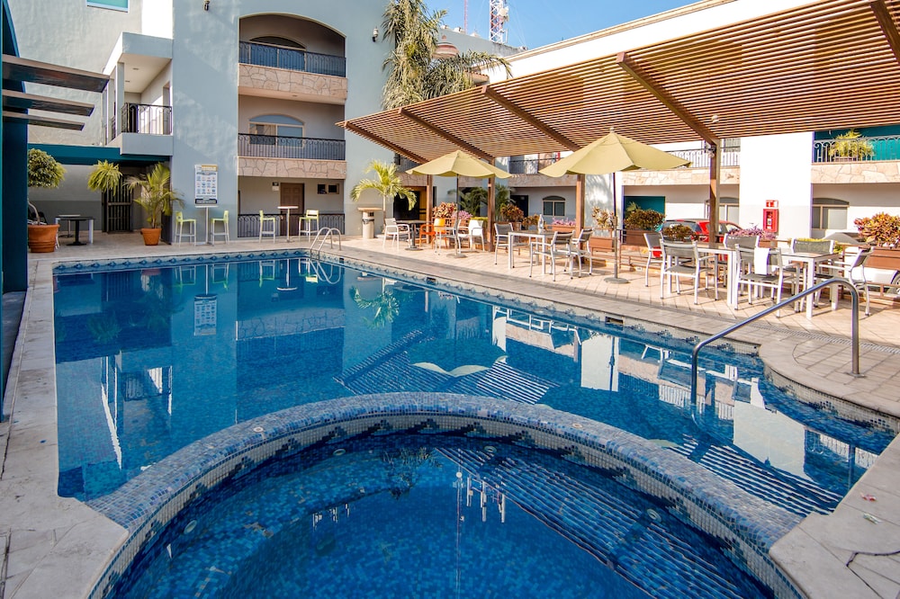 InHouse Culiacan (ex. Monterreal Hotel) 10/74