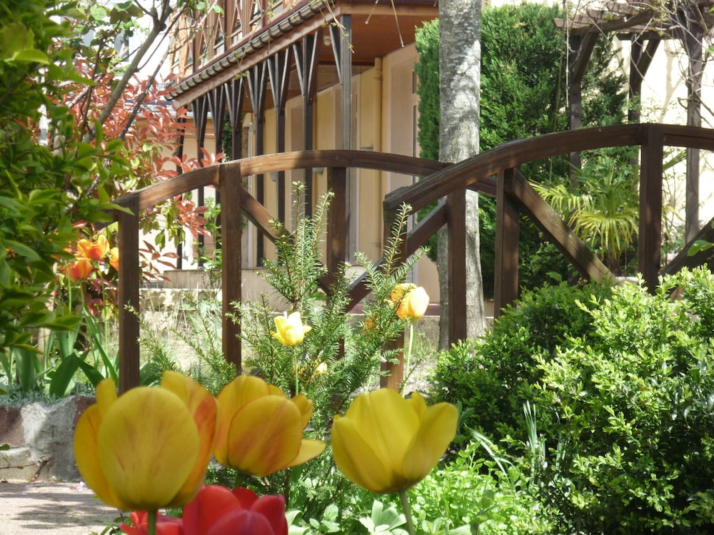 Hotel The Originals Nevers Clos Sainte Marie 42/48