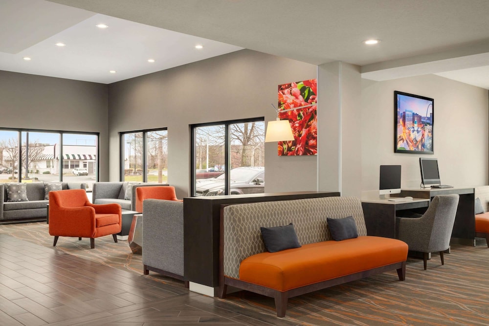 La Quinta Inn & Suites by Wyndham St Louis Route 66 35/47