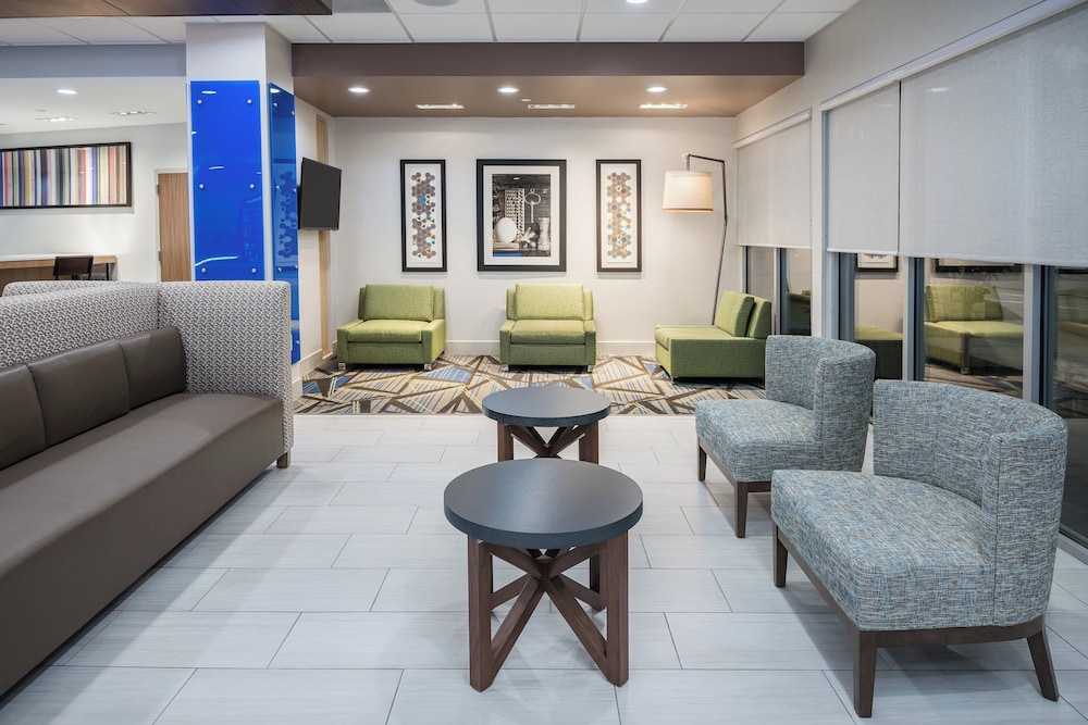 Holiday Inn Express & Suites Sugar Land SE - Missouri City 40/65