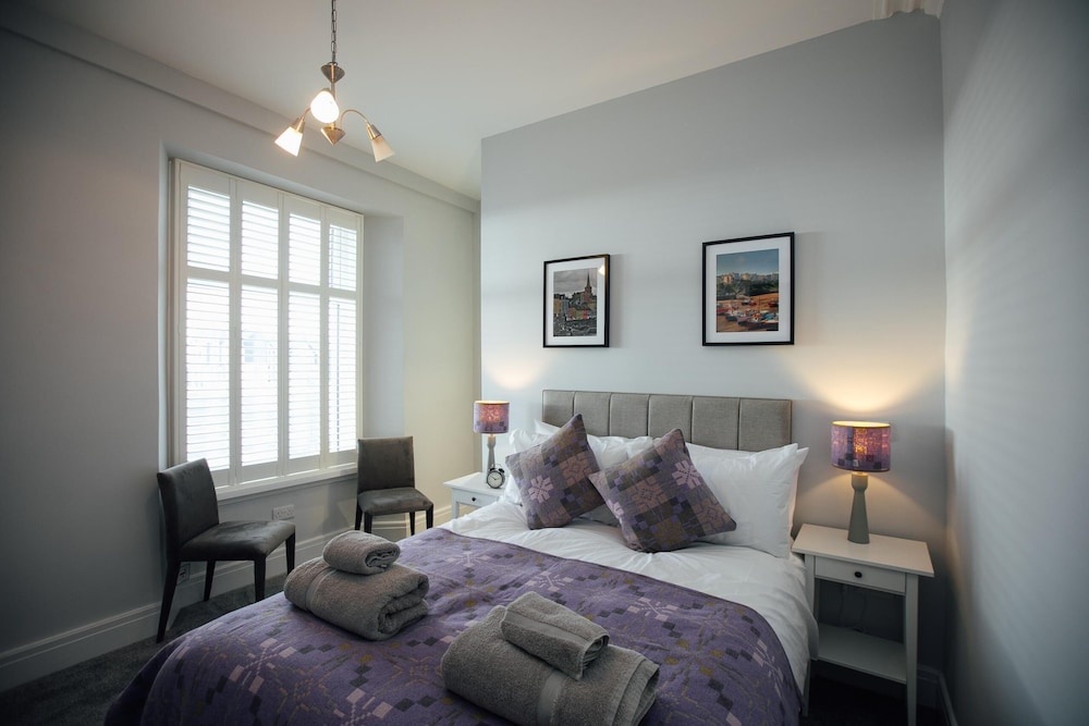 The Townhouse 16/26