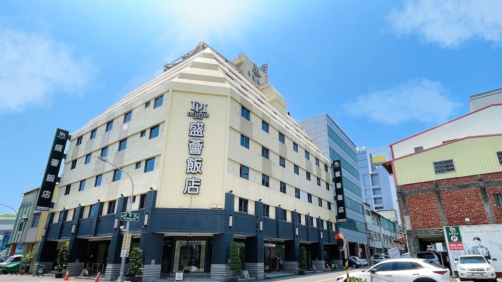 Delton Hotel 5/66