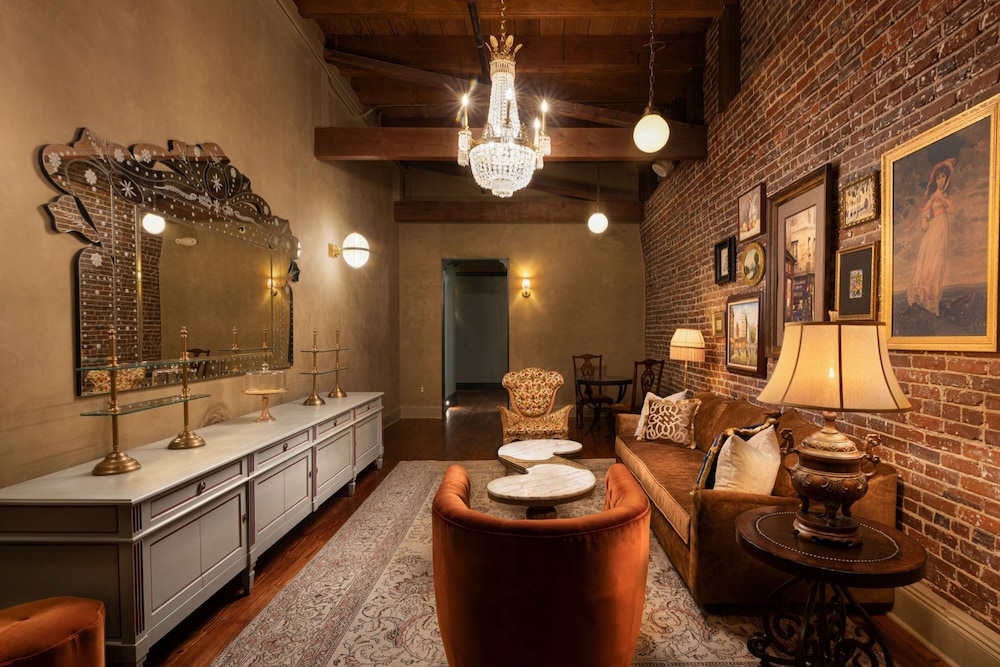 Hotel Cleo, Knoxville Downtown, a Tribute Portfolio Hotel 36/50
