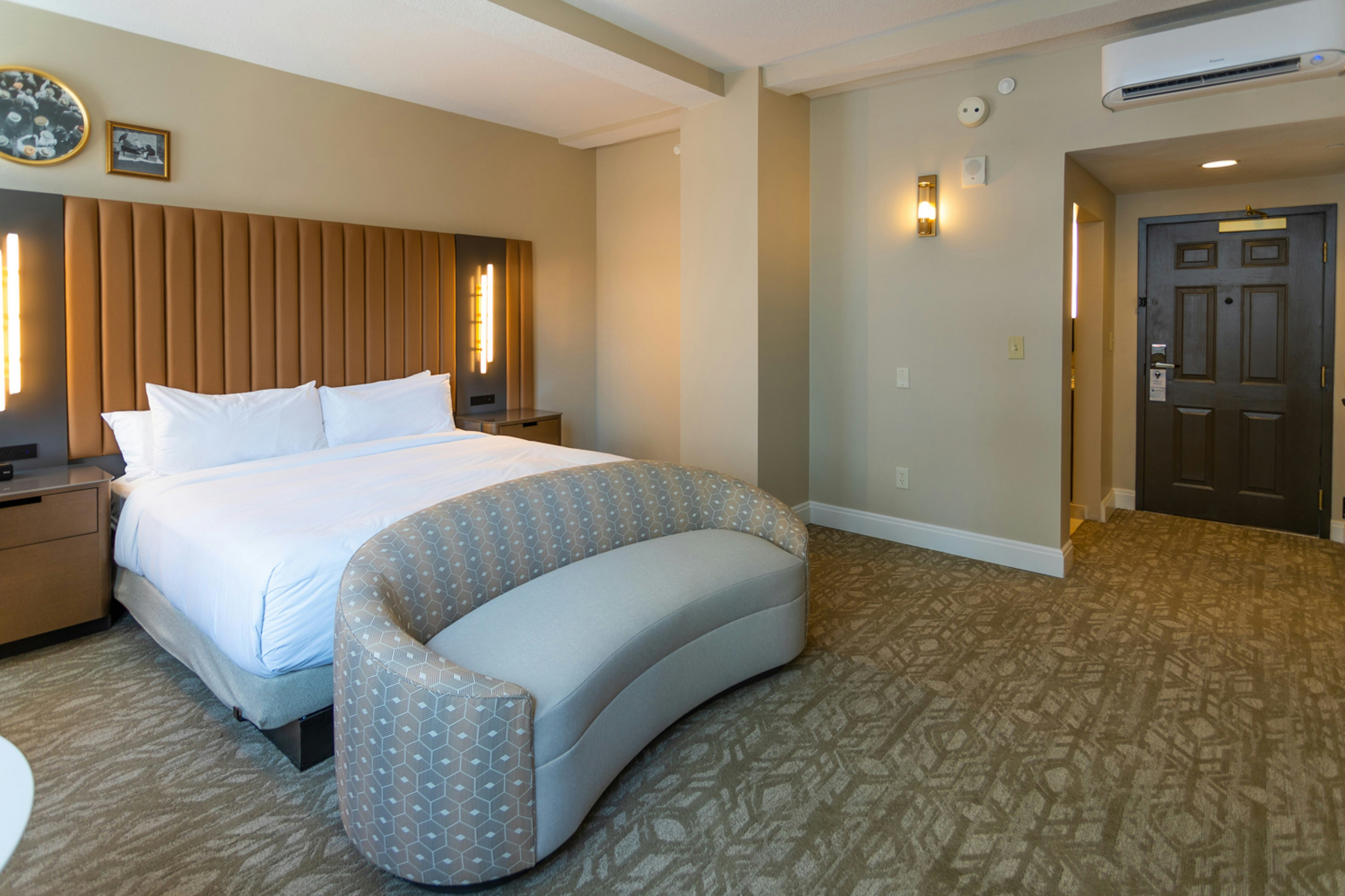 Hotel Flor Tampa Downtown Tapestry Collection by Hilton 12/61