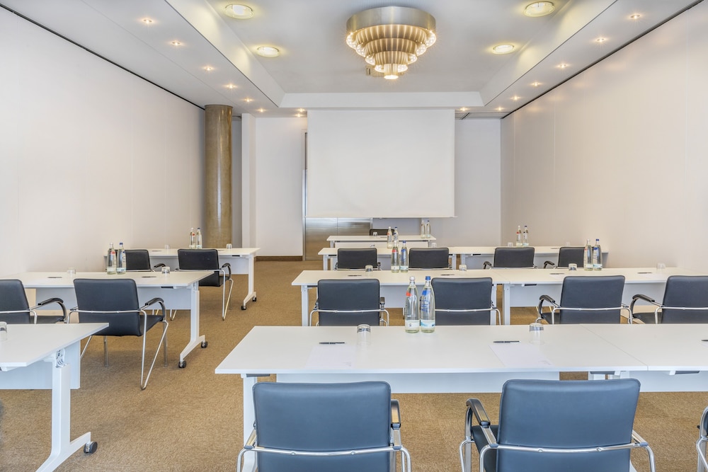 Hotel Frankfurt Messe Affiliated By Melia 62/73