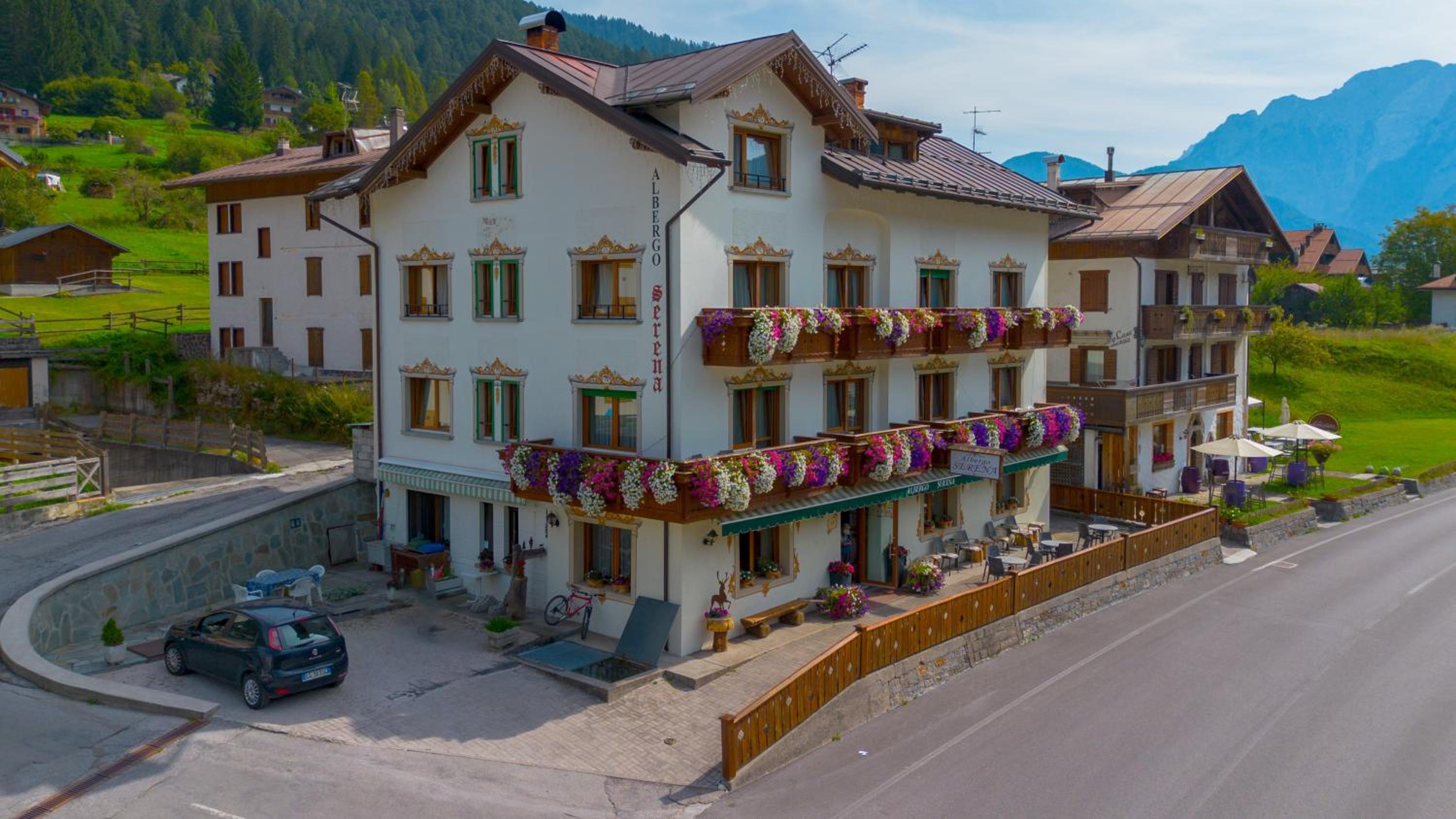 Hotel Serena - Tre Cime Views 3/24