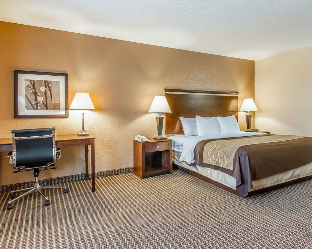 Upgrade, King and Queen Bed