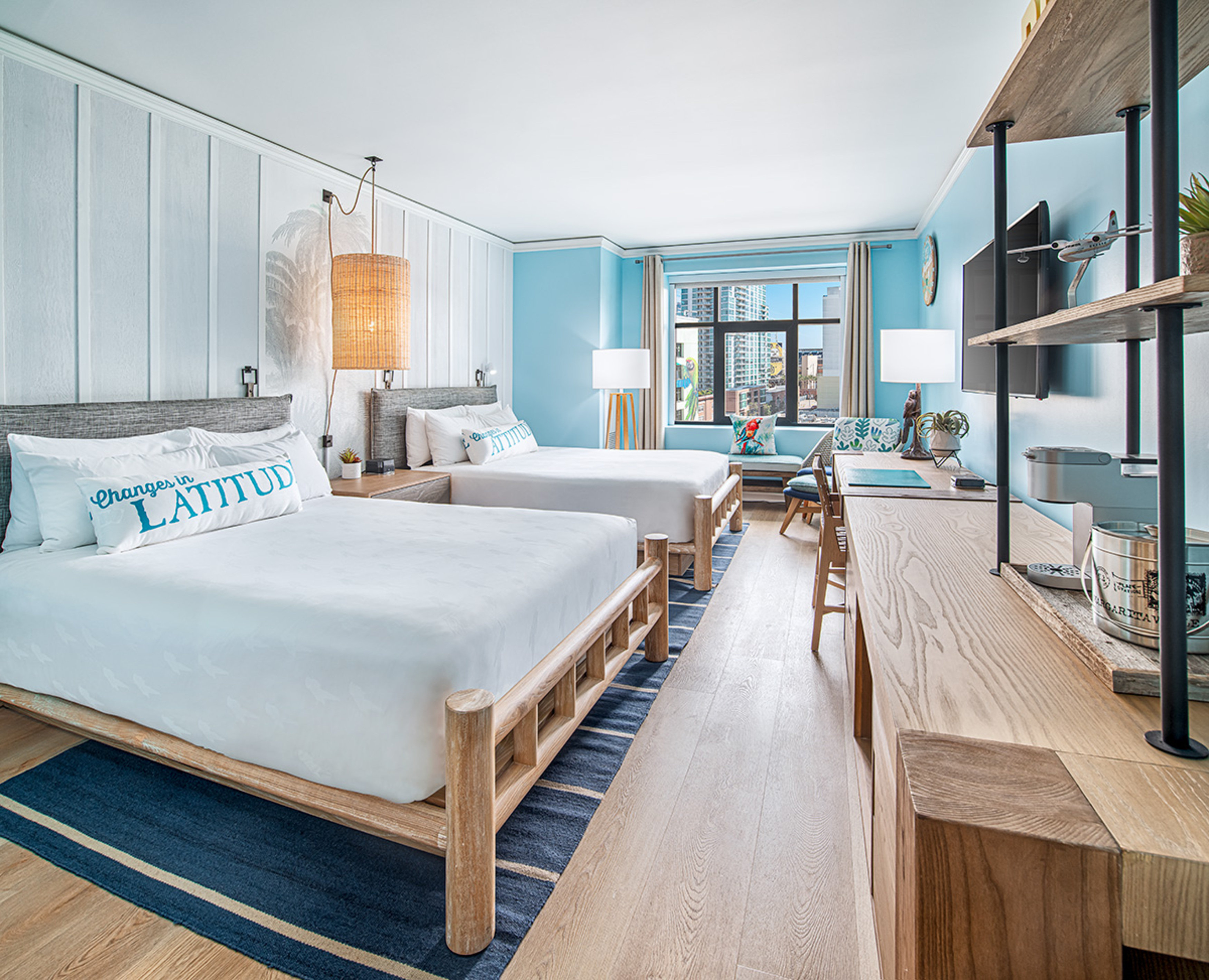 STANDARD, 2 QUEEN BEDS