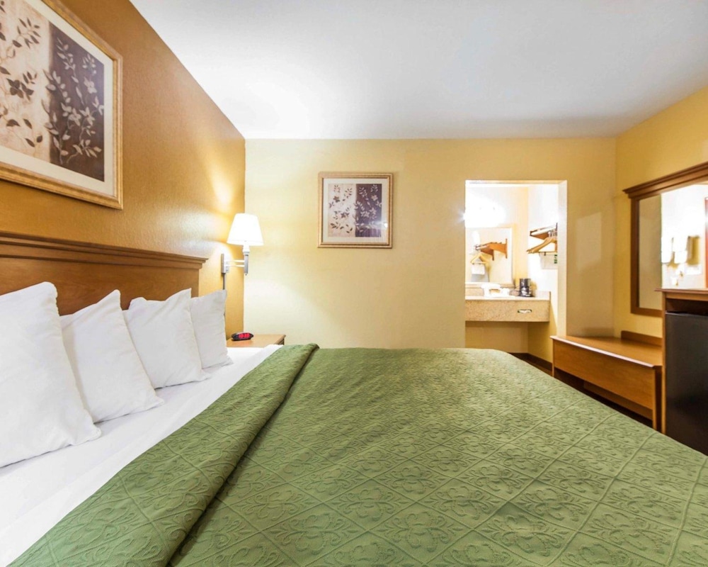 Quality Inn & Suites Cartersville North 14/42