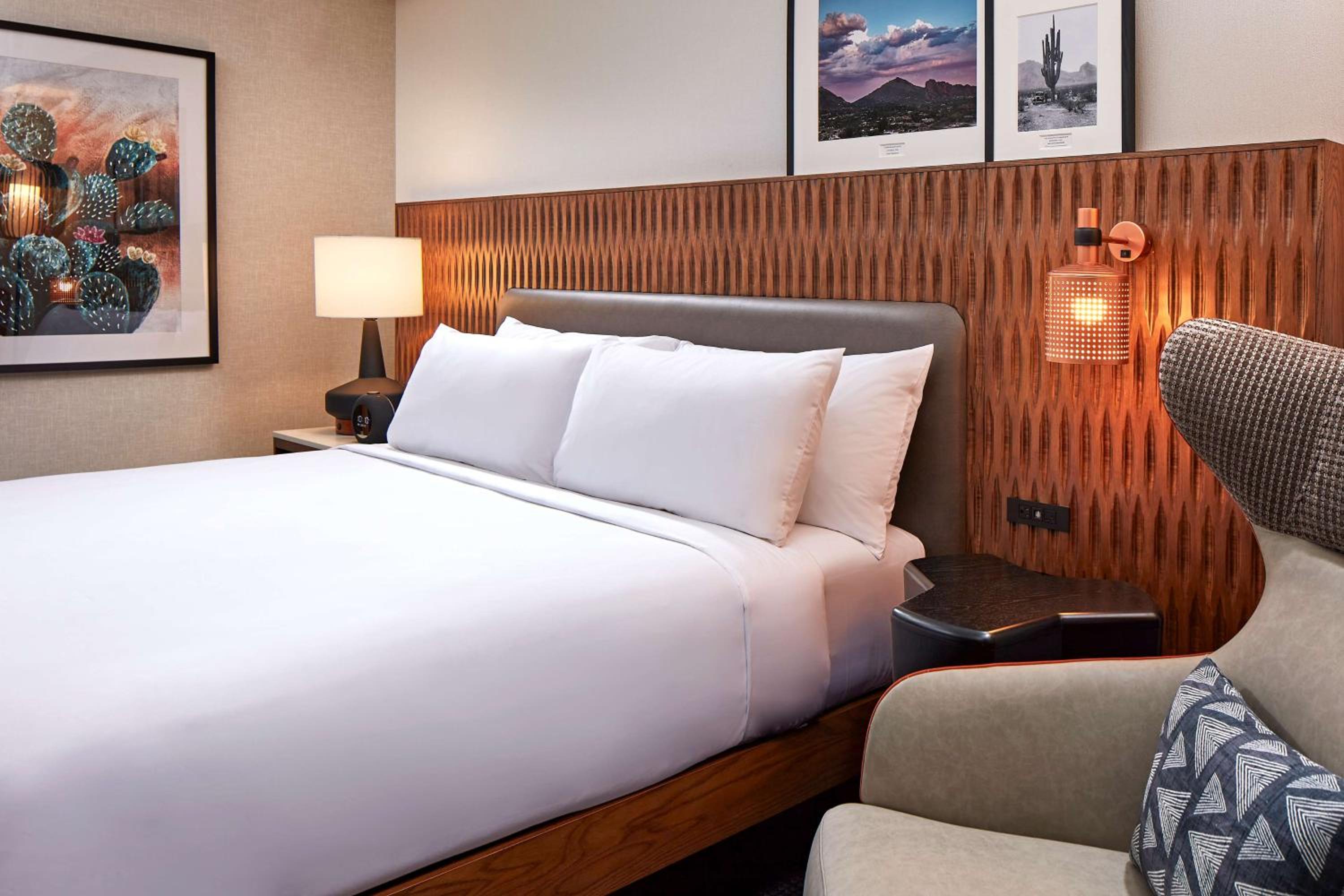 Swim, Club, King Bed