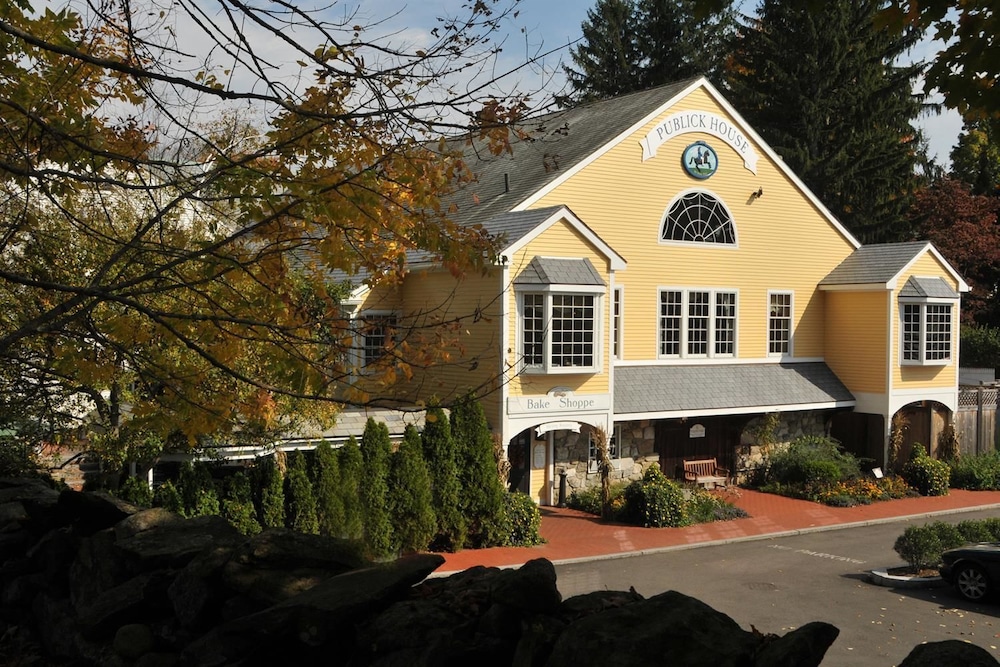 Publick House Historic Inn And Country Motor Lodge 3/49
