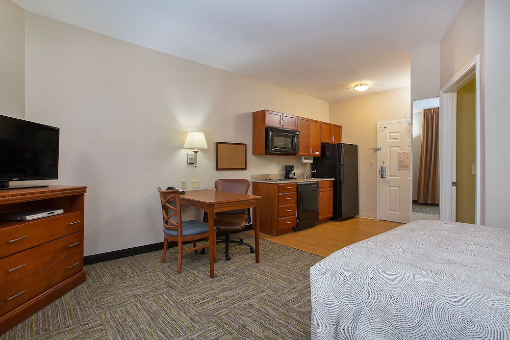 Candlewood Suites Tuscaloosa 21/77
