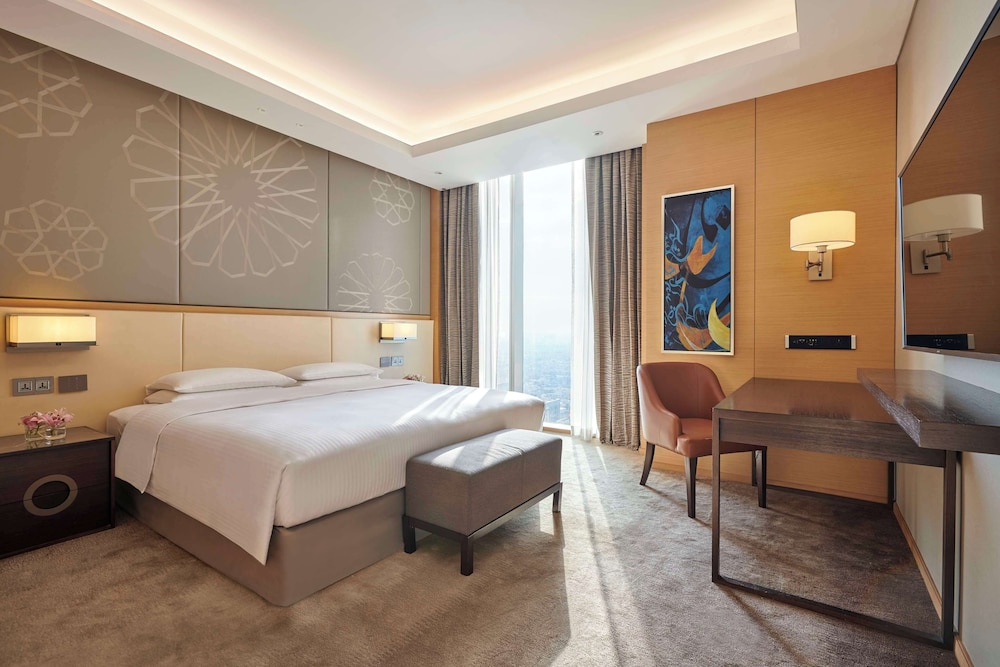 ROOM, KING BED