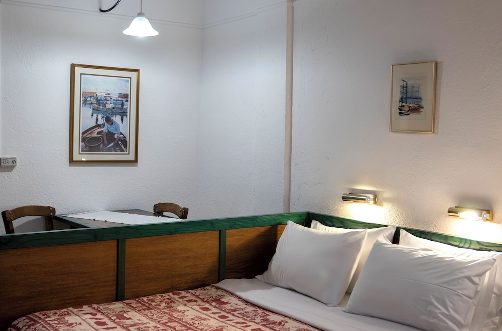 1 BEDROOM, CLASSIC, APARTMENT, GARDEN VIEW