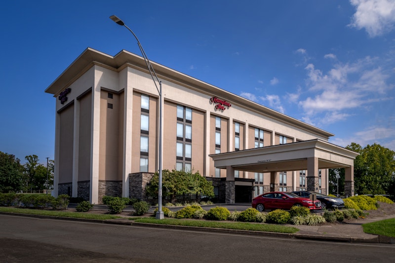 Hampton Inn Charleston-Downtown 2/40