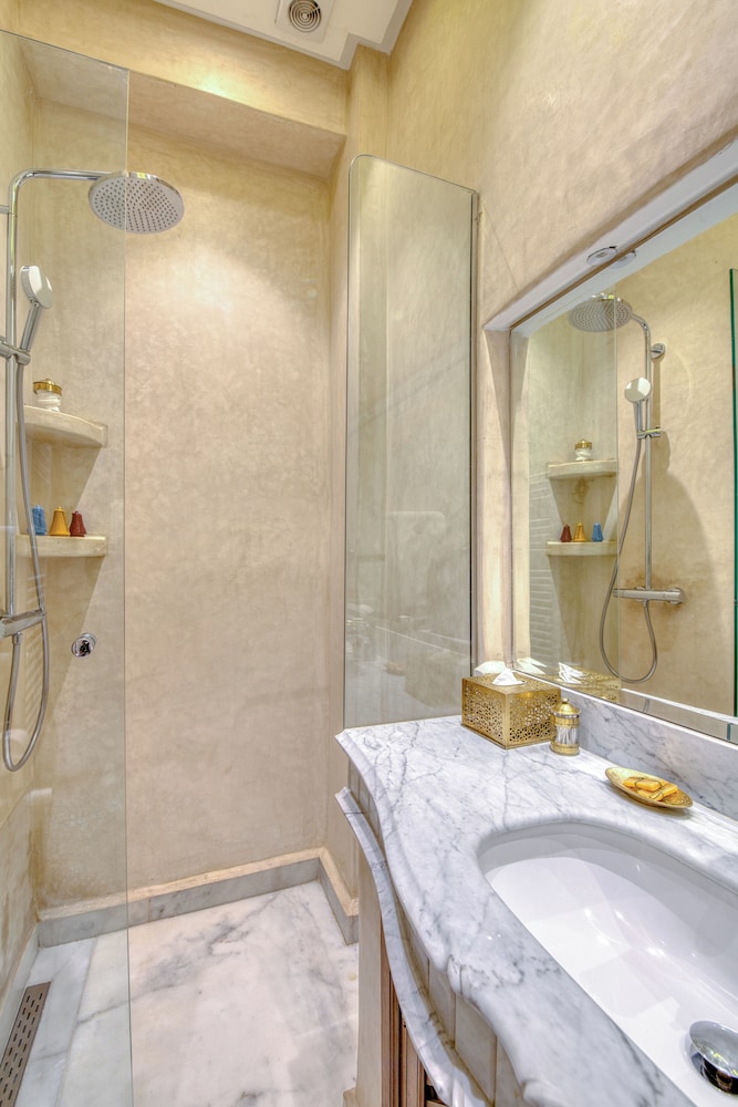 Le palais Tara and Spa 40/50