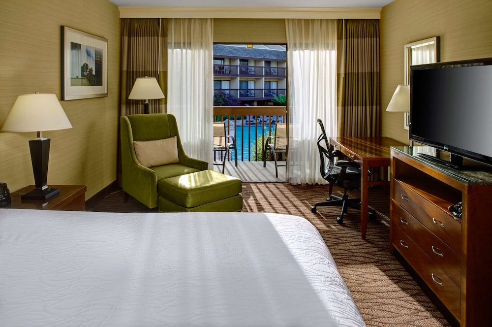 Hilton Garden Inn Monterey 25/58