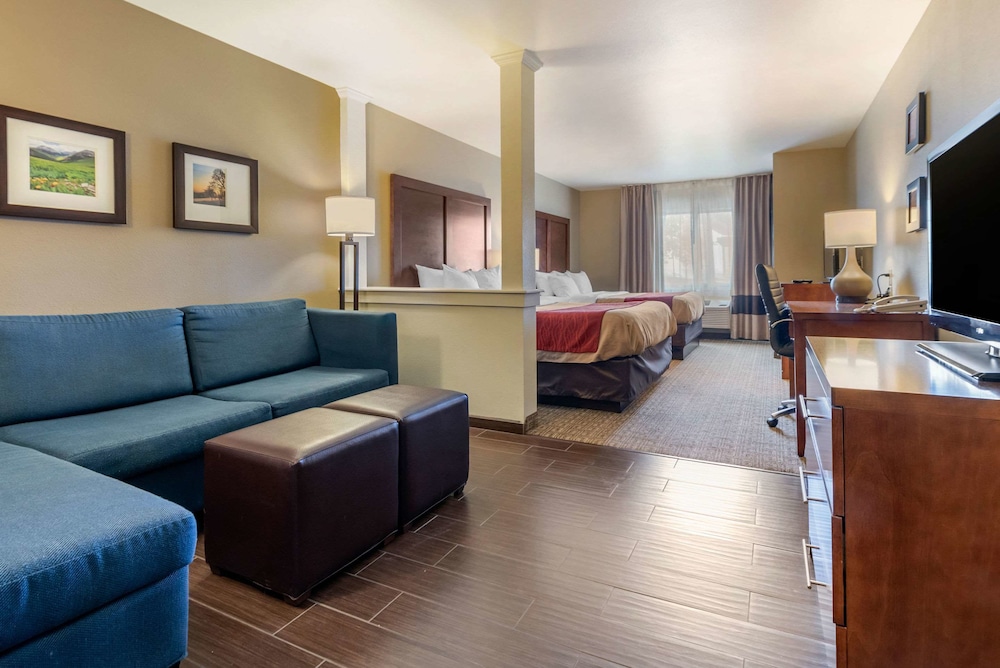 Comfort Inn Suites 43/75