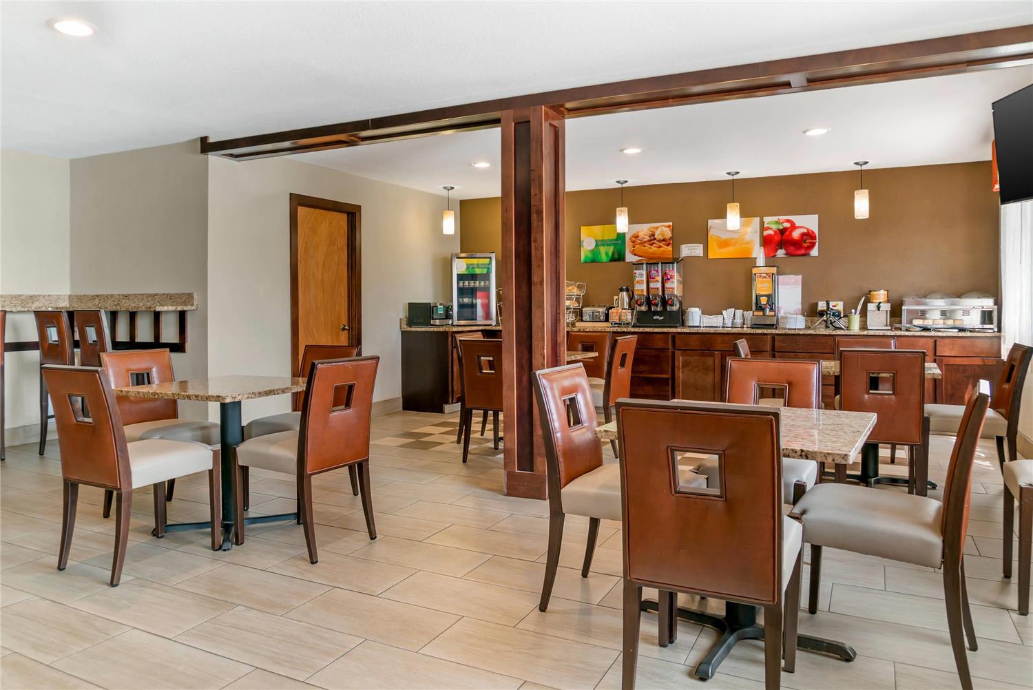 Quality Inn Grand Rapids South Byron Center 23/25