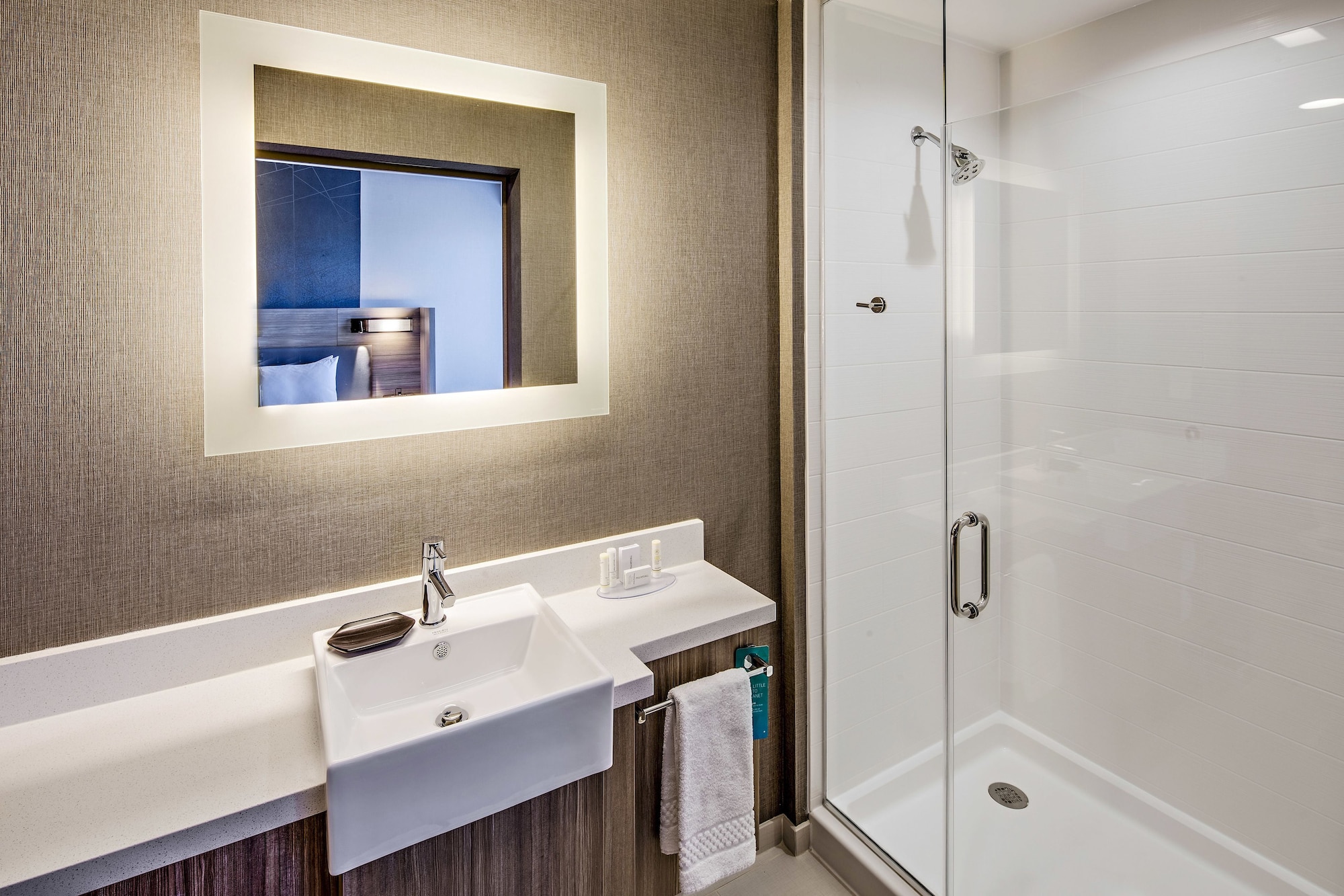 جناح بسرير كينج مع أريكة، Springhill Suites Dayton Vandalia 3/4