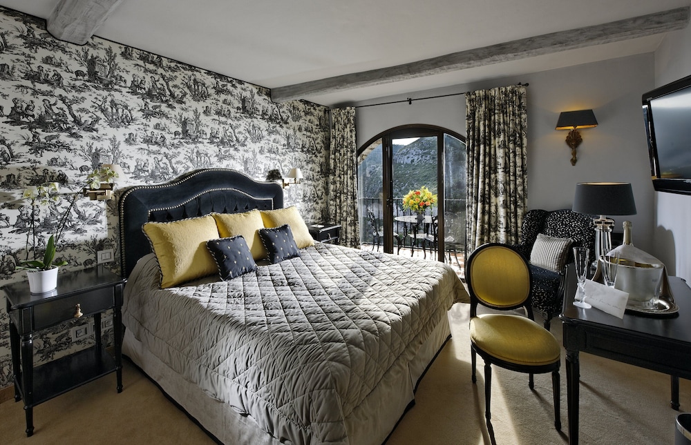 Chateau Eza 10/82