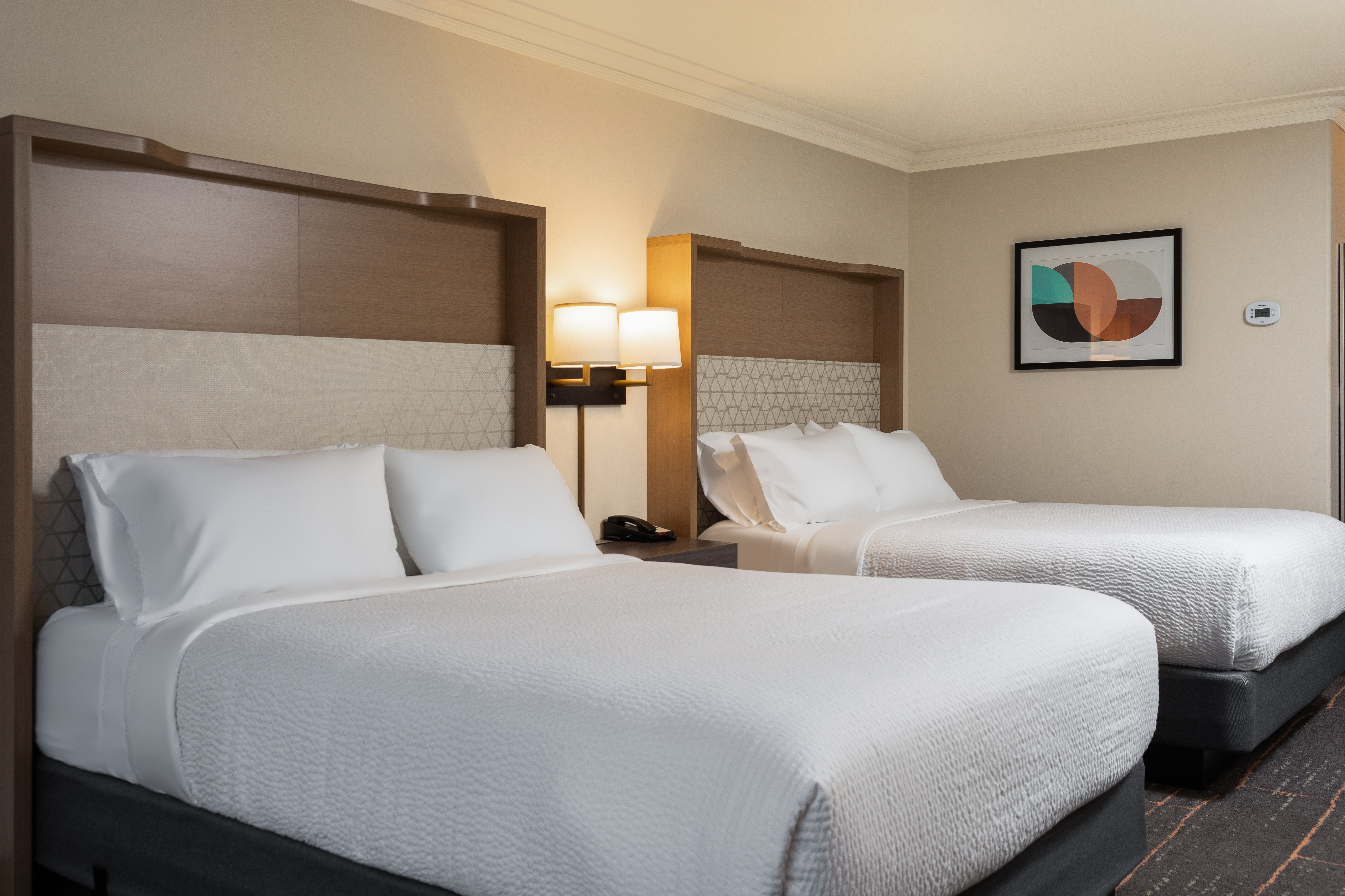 Elk Lake Inn Suites Victoria 17/81