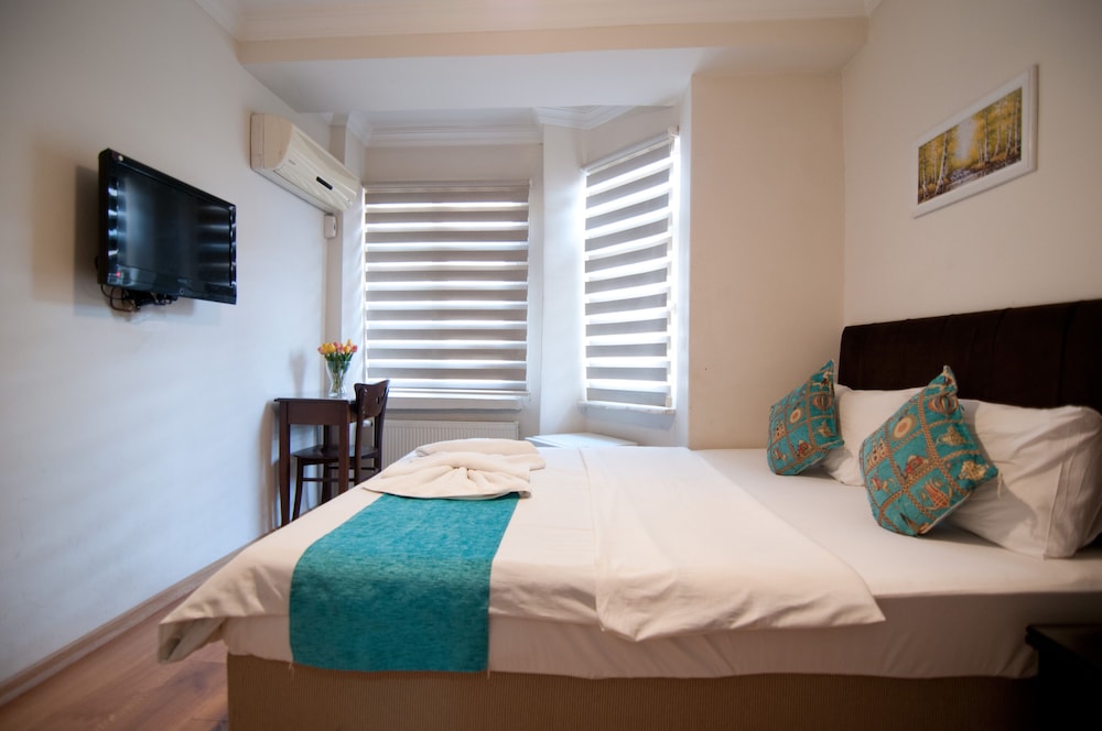 Taksim Trust Hotel (ex Ilya Pera Hotel) 27/63