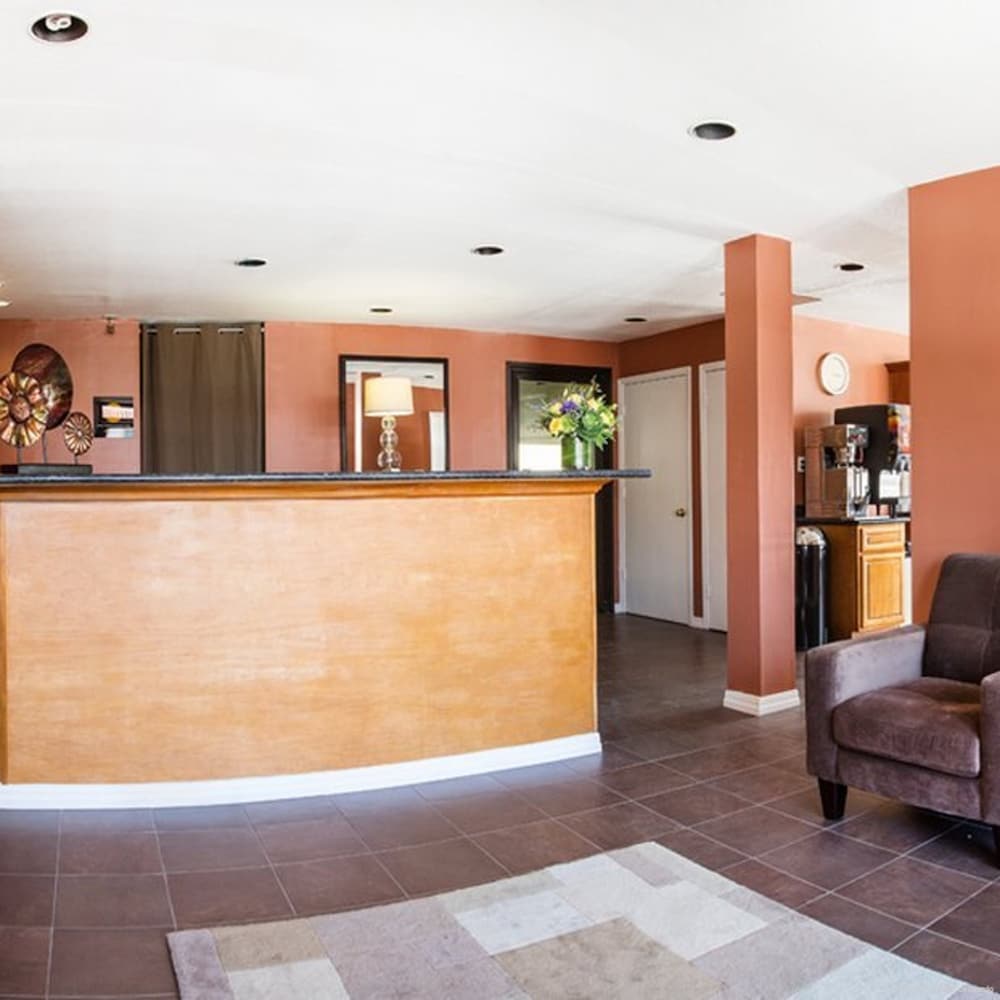 La Luna Inn 7/49