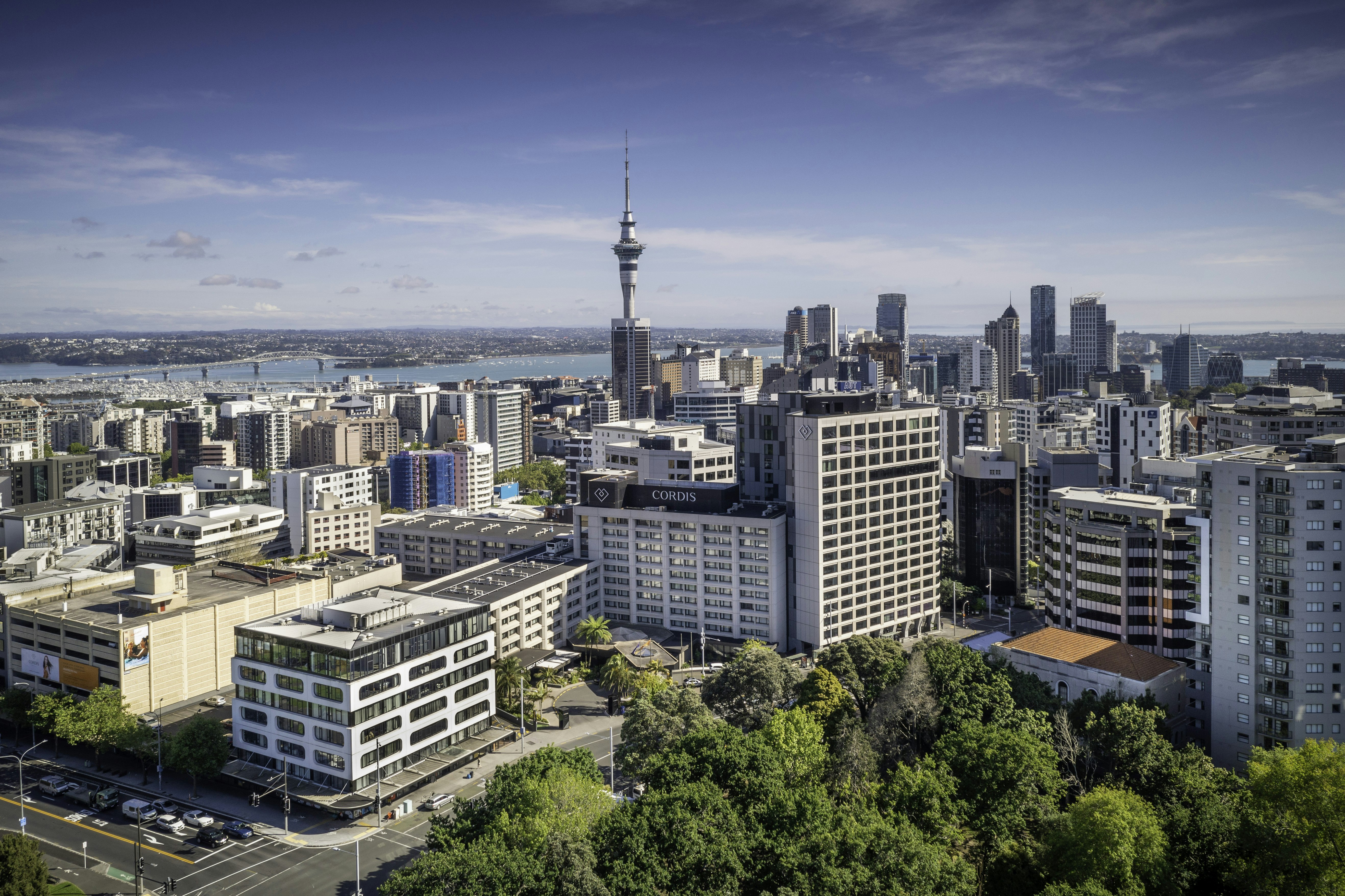 Cordis Auckland 3/50