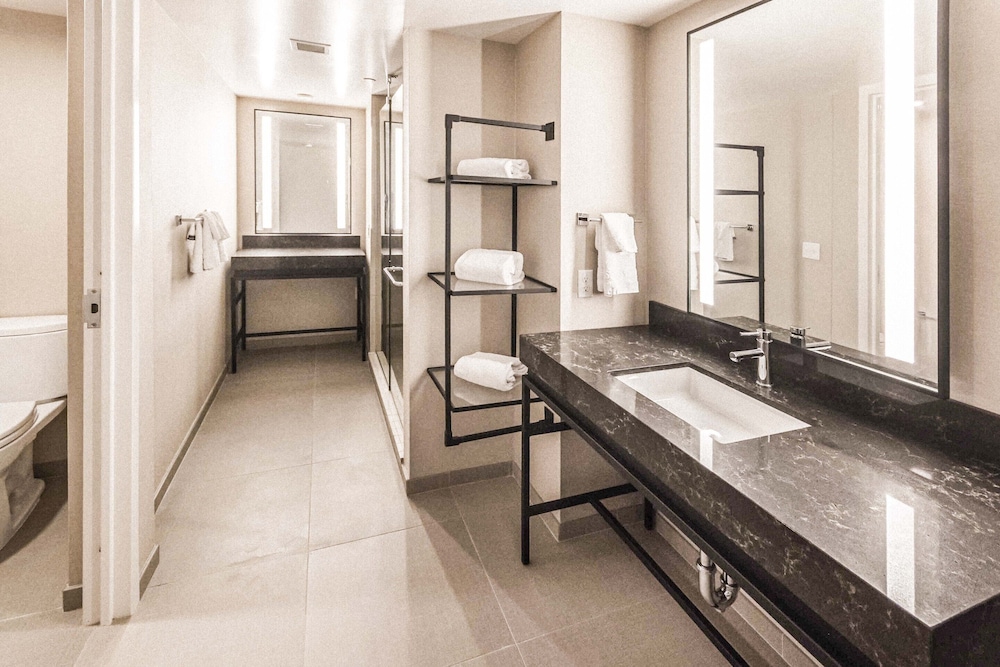 Romulus, Luxury, 2 Queen Beds، Caesars Republic Lake Tahoe 10/10