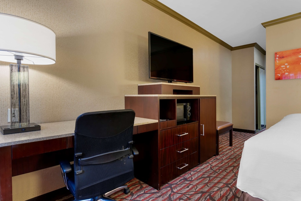 Best Western Plus Brookside Inn 37/62