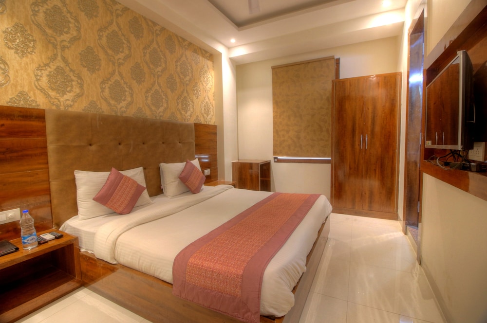 EXECUTIVE, DOUBLE BED