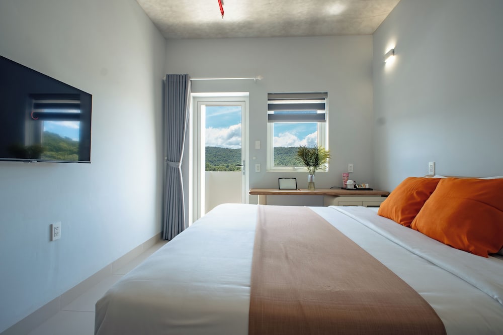 The Up Phu Quoc Hotel 11/50