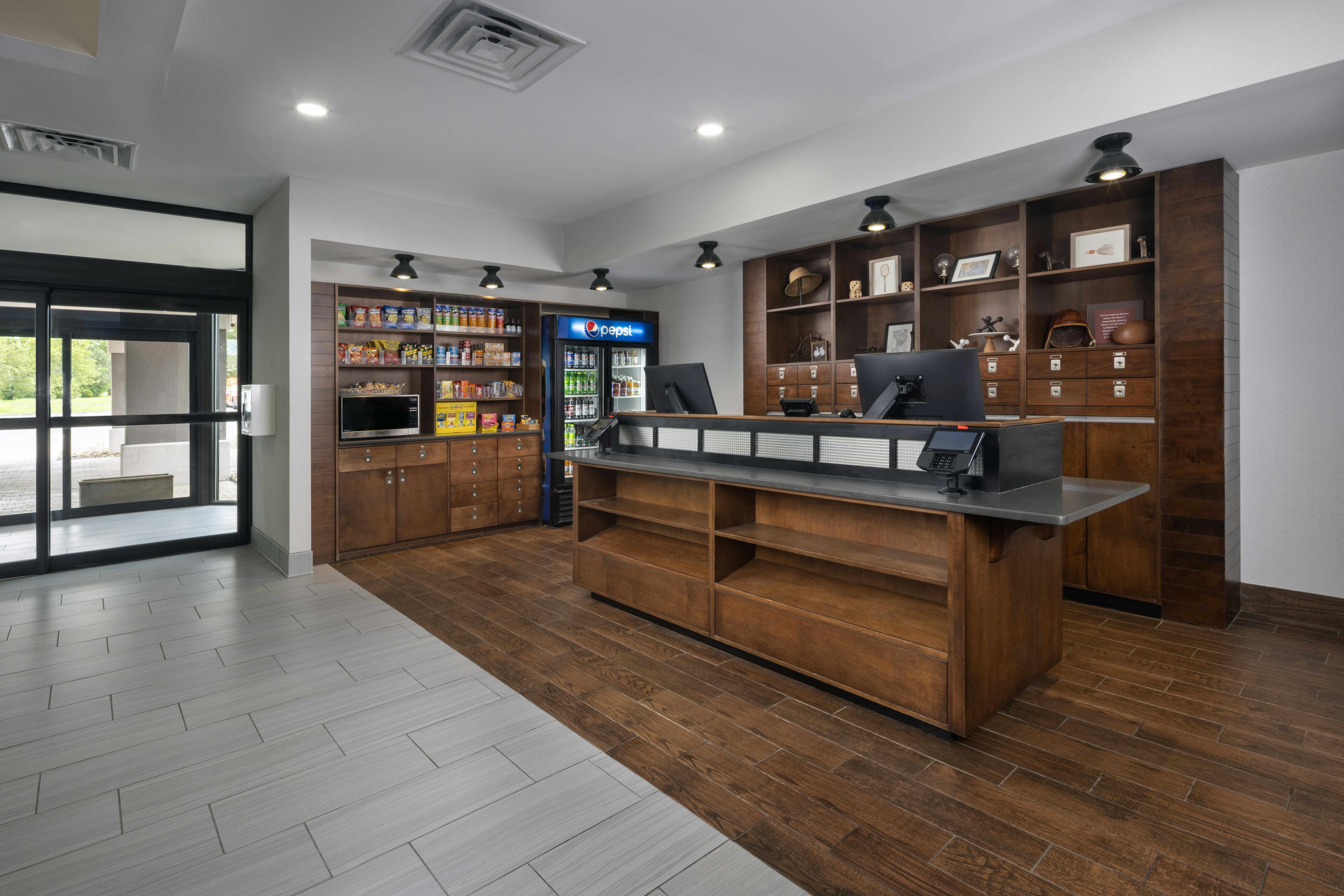 DoubleTree by Hilton Kansas City Airport 1/7