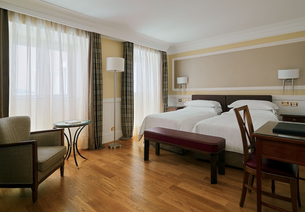 Marriott Grand Hotel Flora 9/46