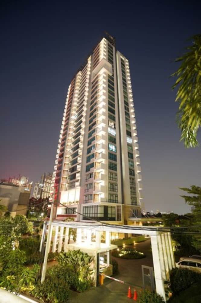 Veranda Serviced Residence @ Puri 2/74