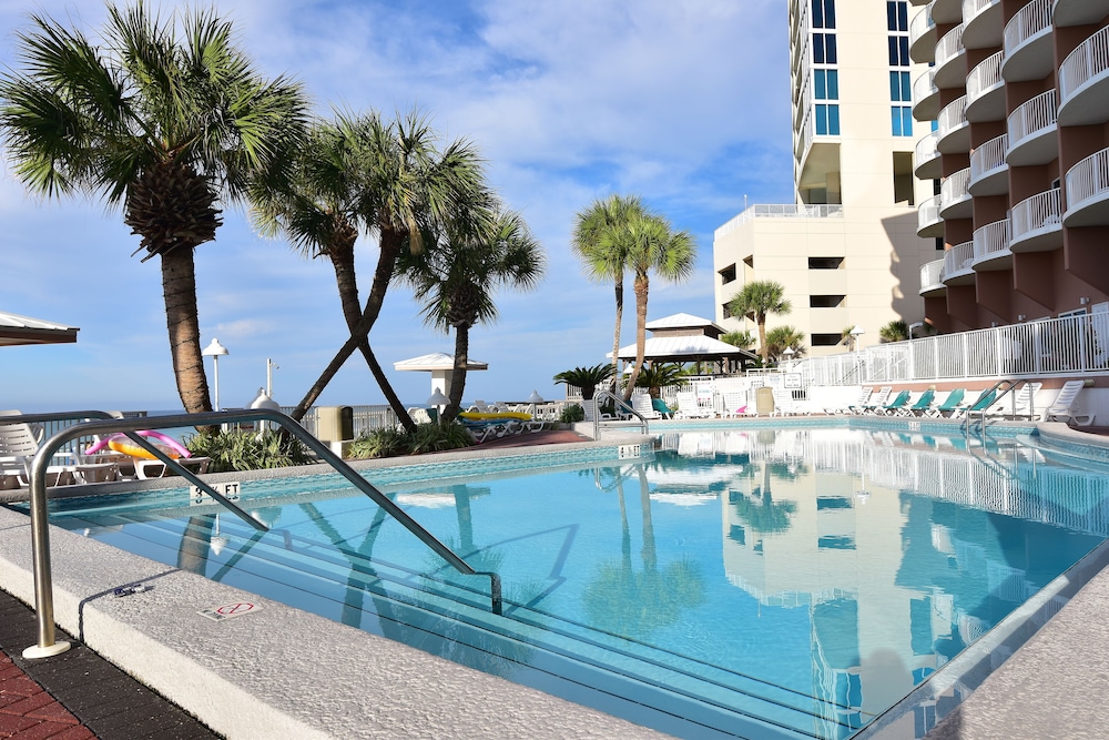 Palmetto Inn &amp; Suites 6/67