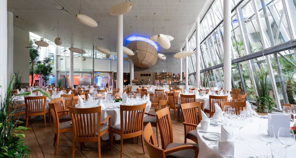 KONGRESSHOTEL POTSDAM AM TEMPLINER SEE 53/66