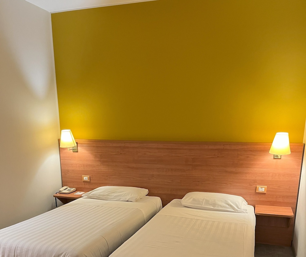 STANDARD, TWIN BEDS
