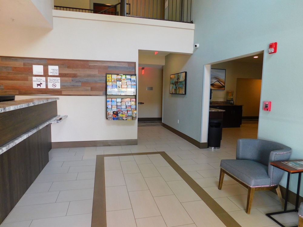 Island Suites 8/50