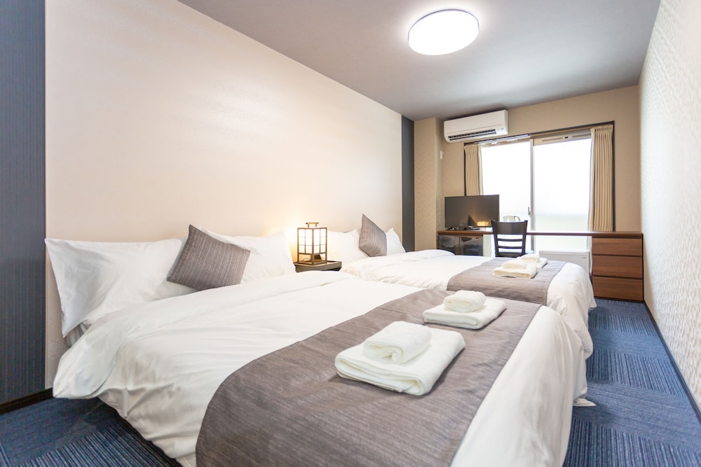 DELUXE, TWIN BEDS