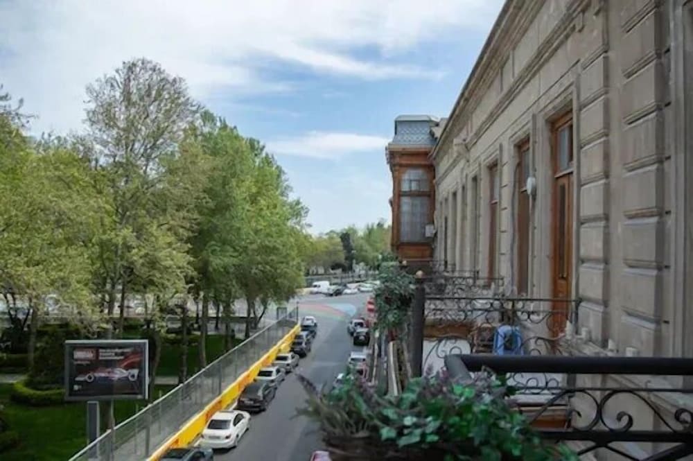 Boutique 19 Hotel 48/56
