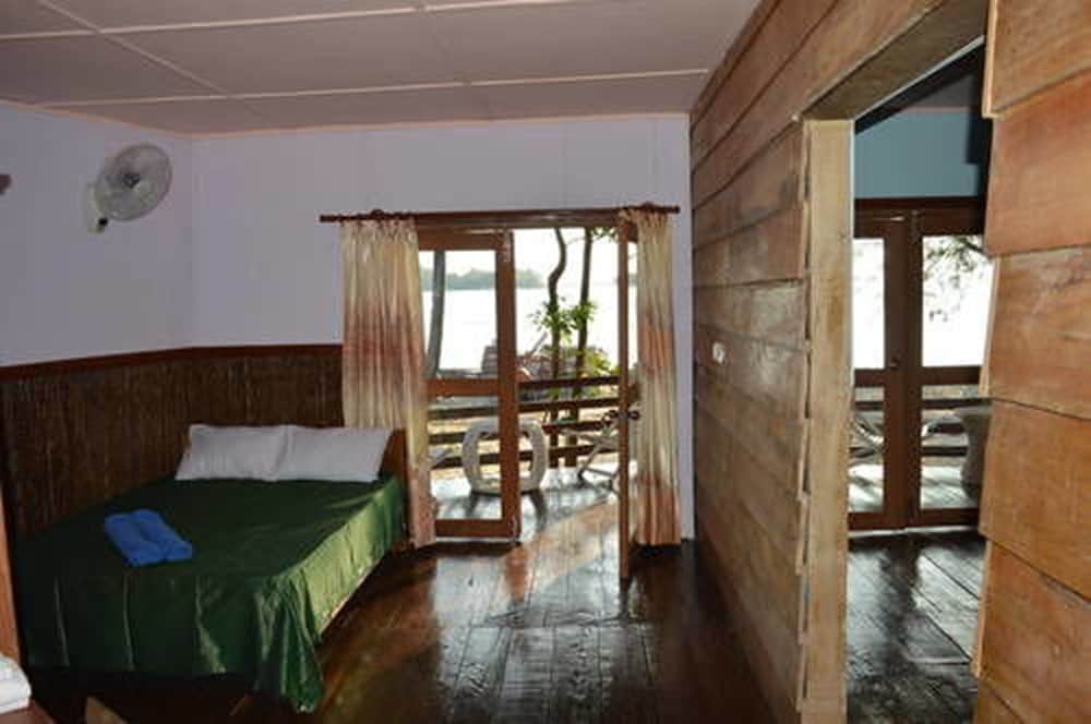 Palm Beach Bungalow Resort 45/66